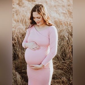 Maternity dress. Worn once for photos. EUC